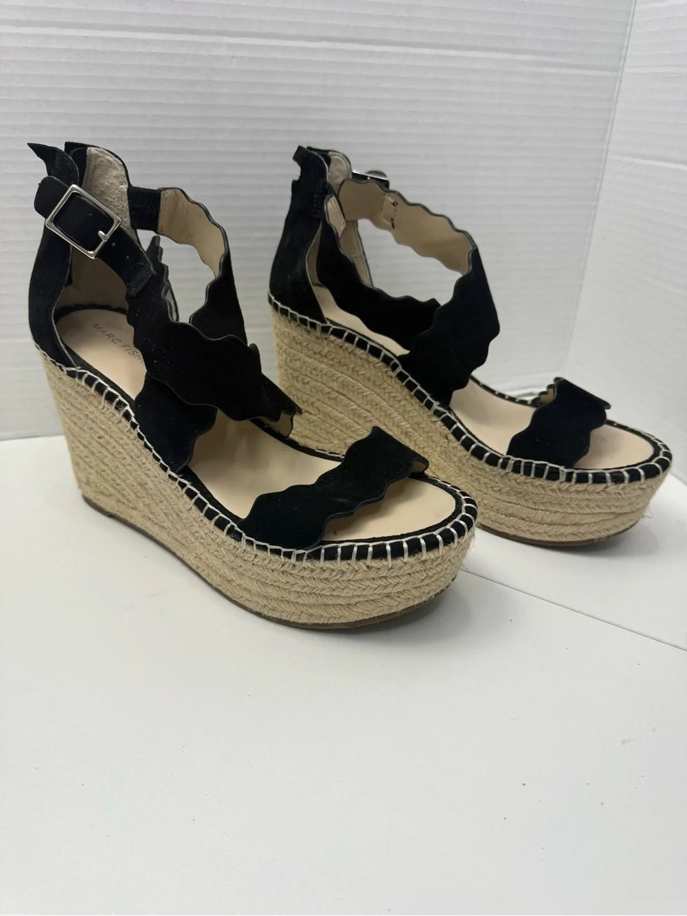Marc Fisher Calita  Suede Scalloped Platform Wedge Espadrille Sandals Size 8.5